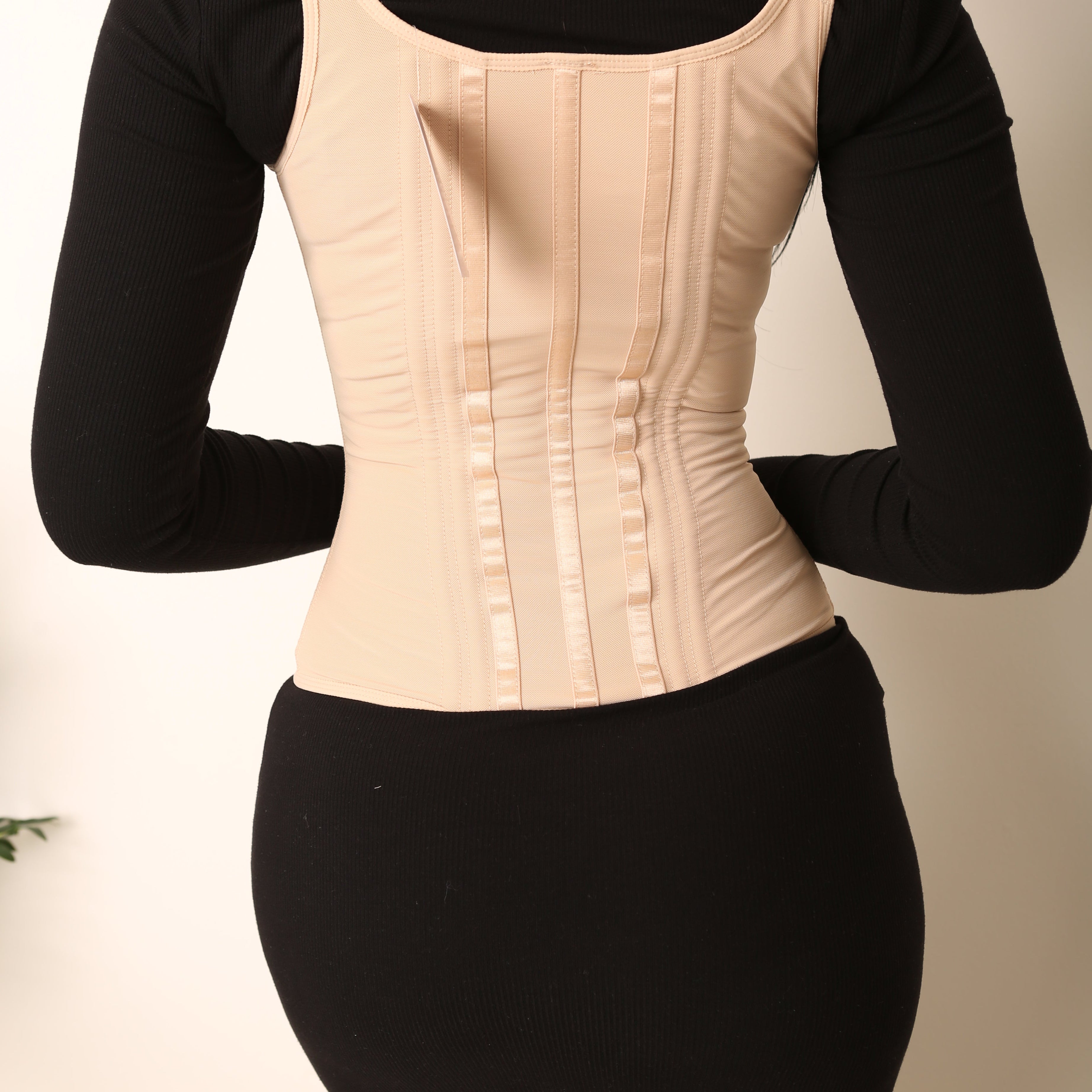 مشد نحت الخصر والظهر مع 17 دعامه داخليه مبطنه بقطن